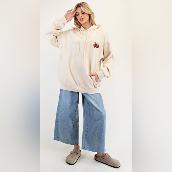 NWT Easel S Sunshine in My Soul Hoodie in Beige Sweatshirt Strawberry 🍓 Pullover - Picture 4 of 9